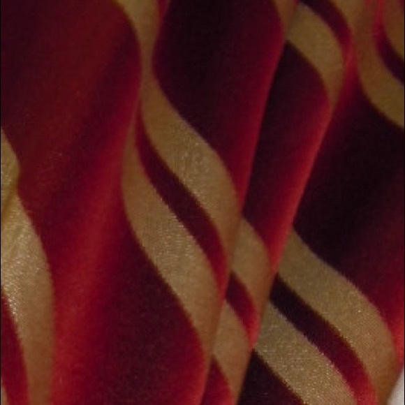 Chic Casanova Stripe in Scarlet Fabric - Picture 7 of 8